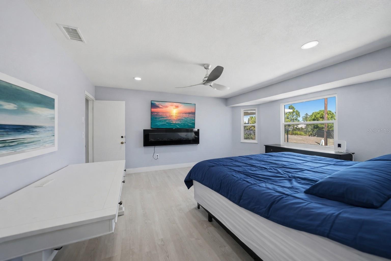 Listing photo id 17 for 6037 David Boulevard