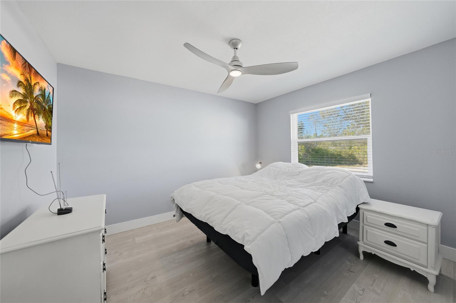 Listing photo id 28 for 6037 David Boulevard