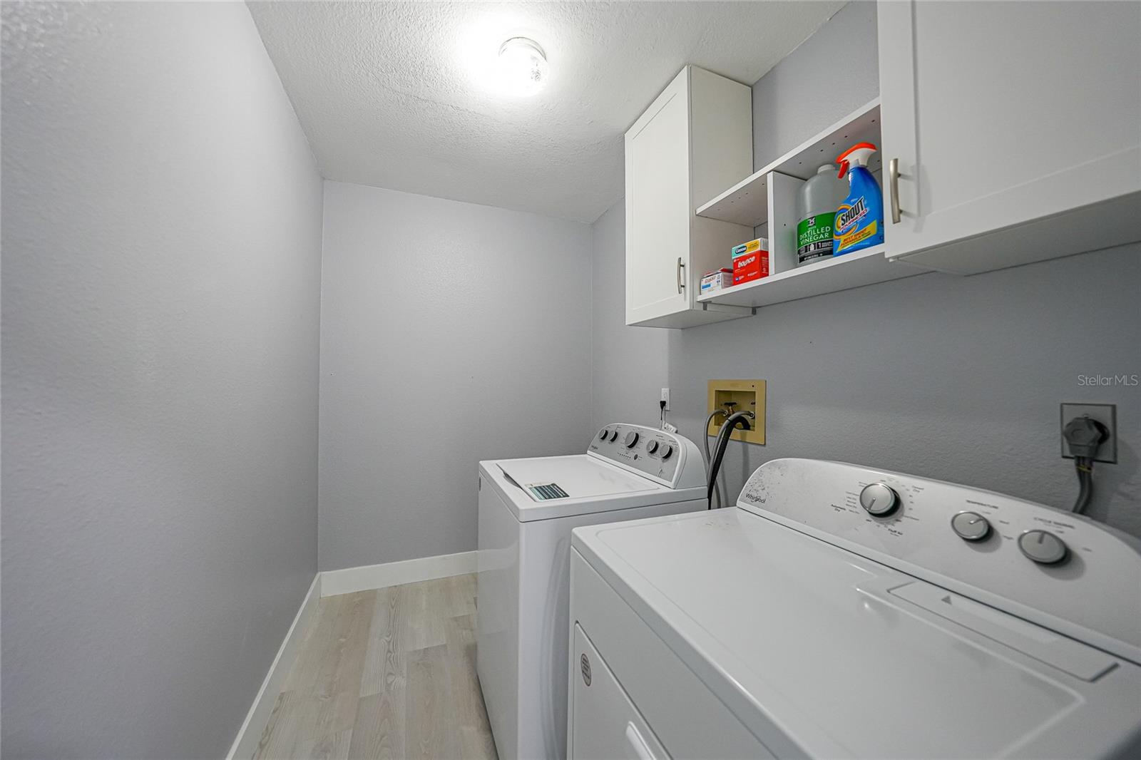 Listing photo id 30 for 6037 David Boulevard