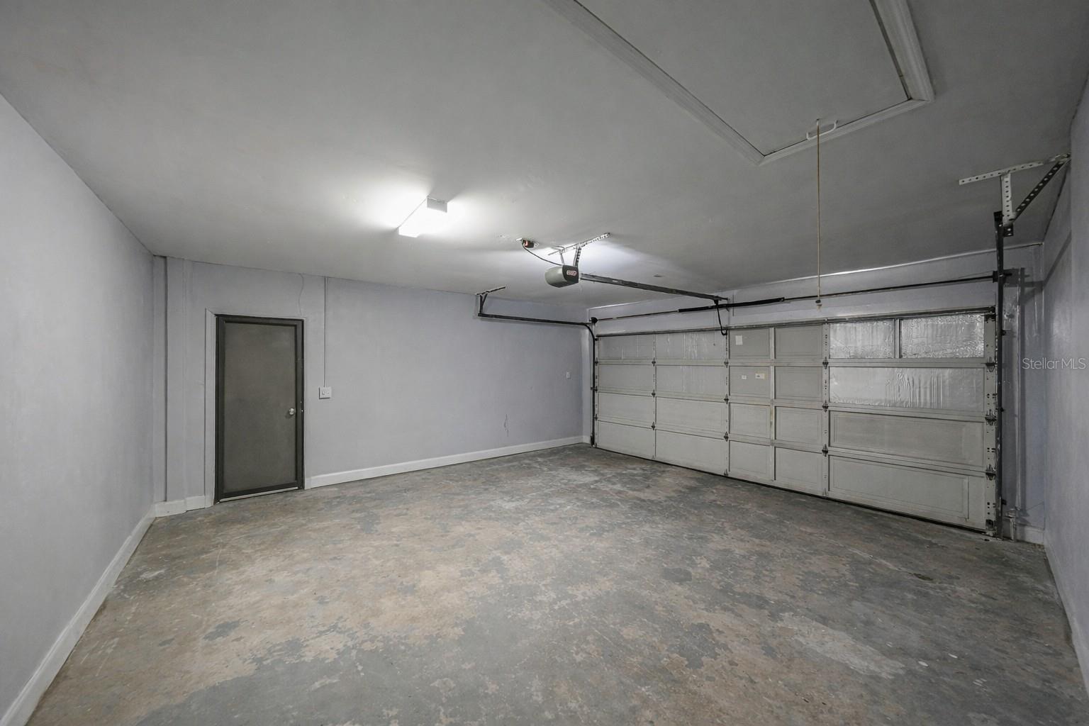 Listing photo id 31 for 6037 David Boulevard