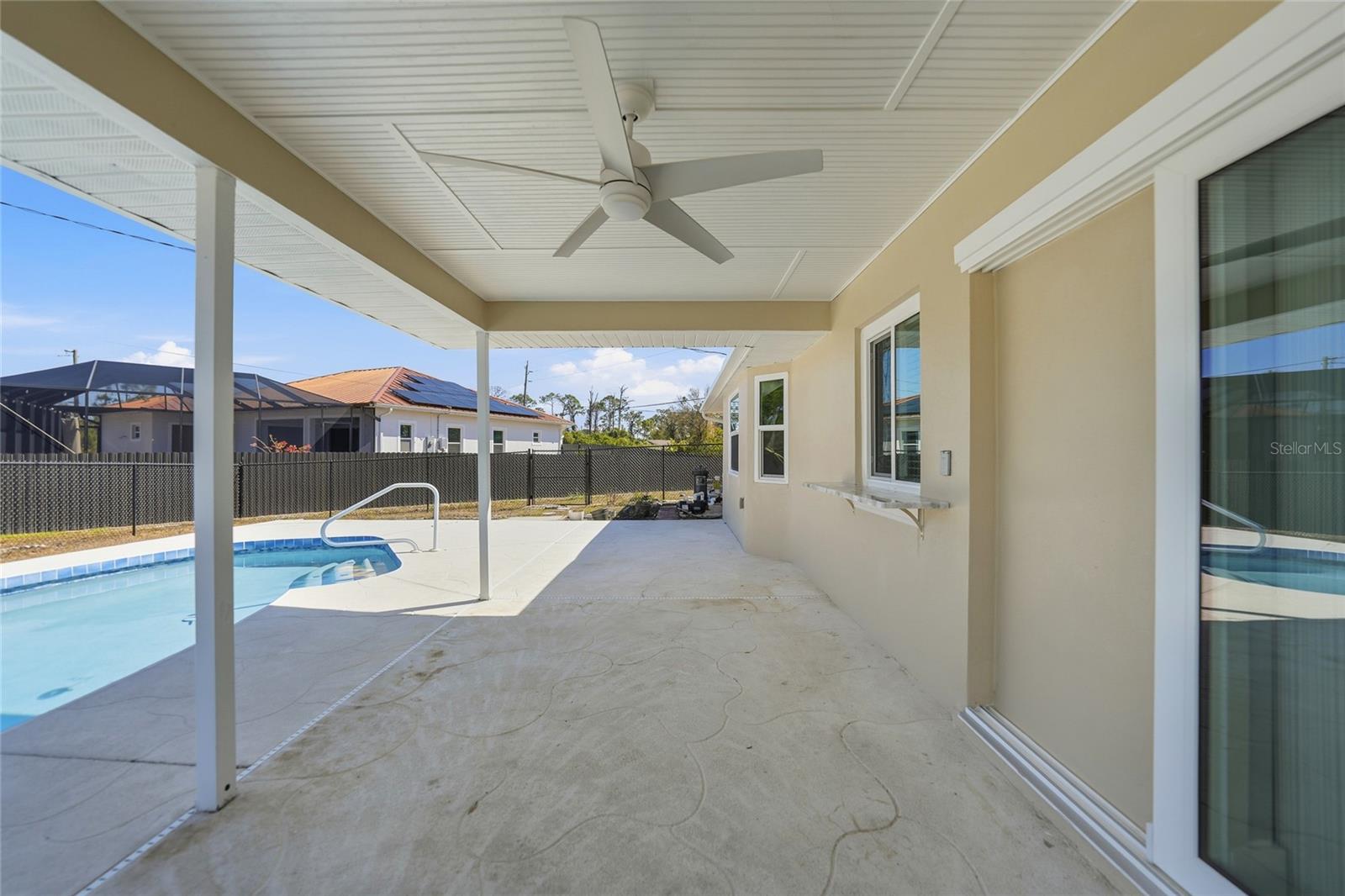 Listing photo id 37 for 6037 David Boulevard