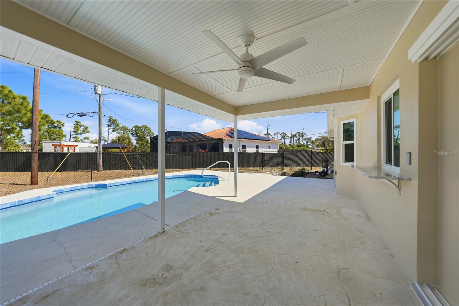 Listing photo id 38 for 6037 David Boulevard