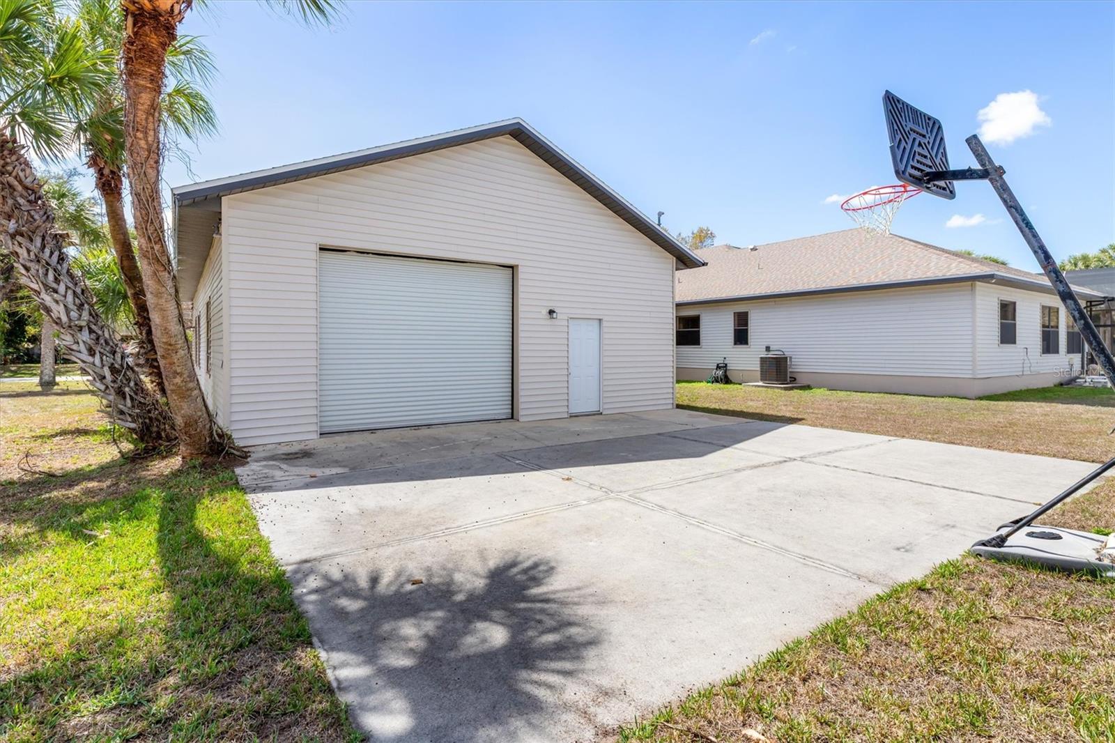 Image 10 of 73 For 18412 Meyer Avenue