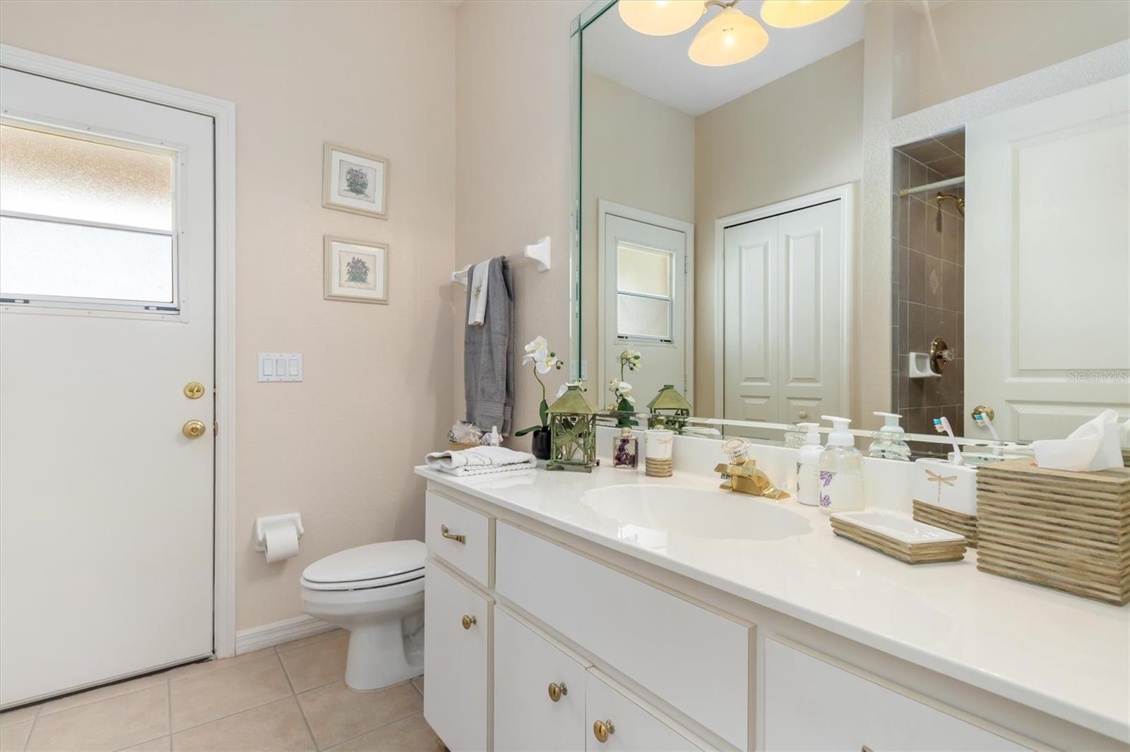 Image 25 of 73 For 18412 Meyer Avenue