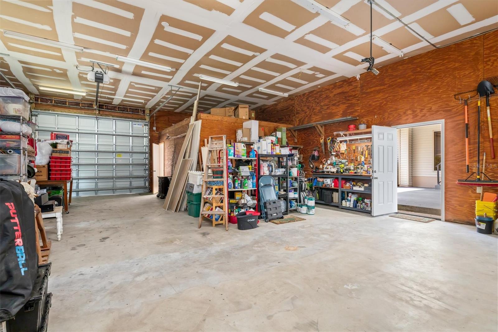 Image 28 of 73 For 18412 Meyer Avenue