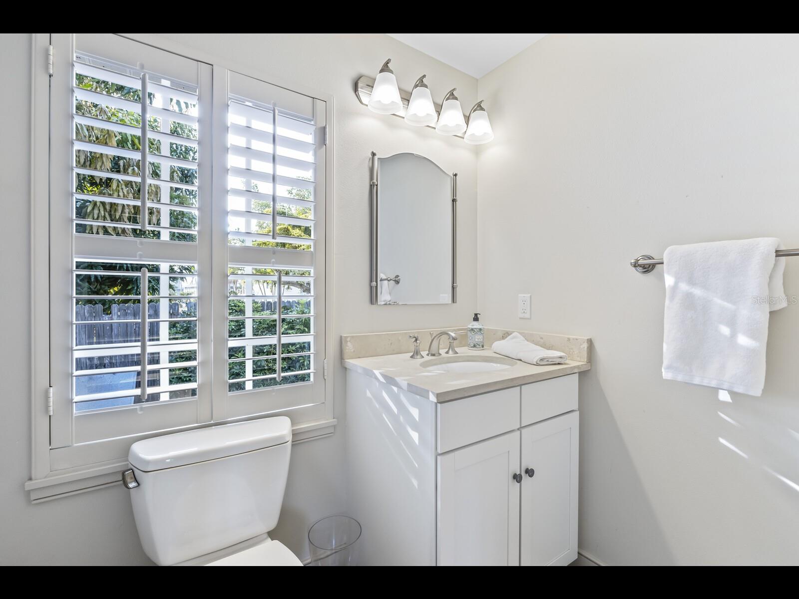 Image 19 of 39 For 252 Waterways Avenue