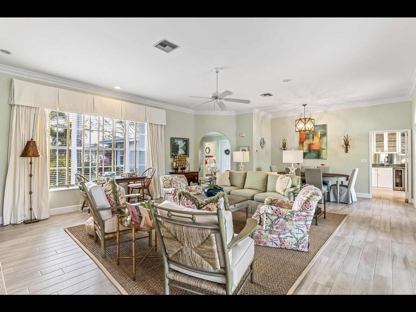 Image 3 of 39 For 252 Waterways Avenue