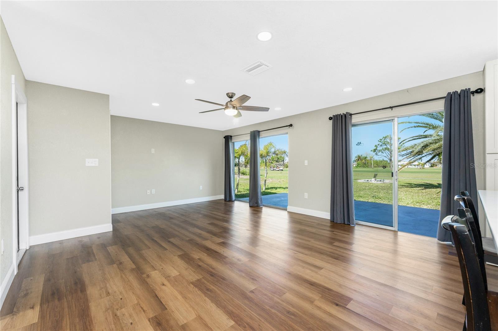 Image 19 of 61 For 72 Oakland Hills Court