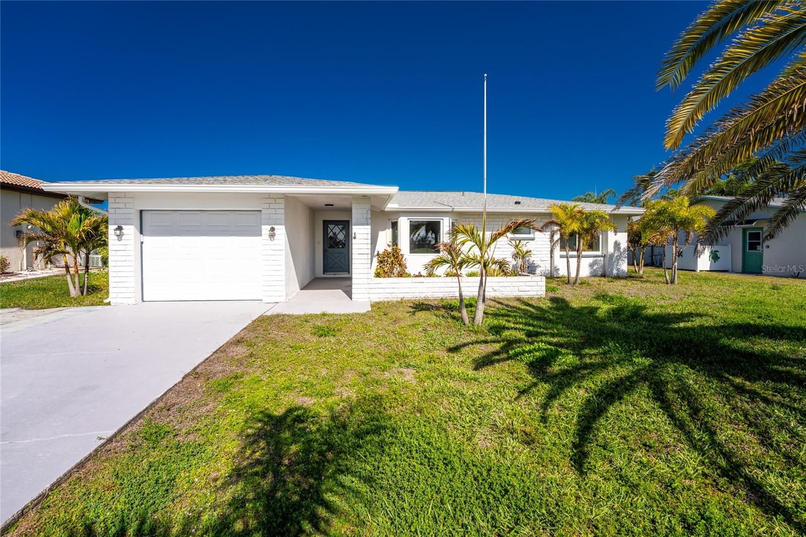 Image 2 of 61 For 72 Oakland Hills Court