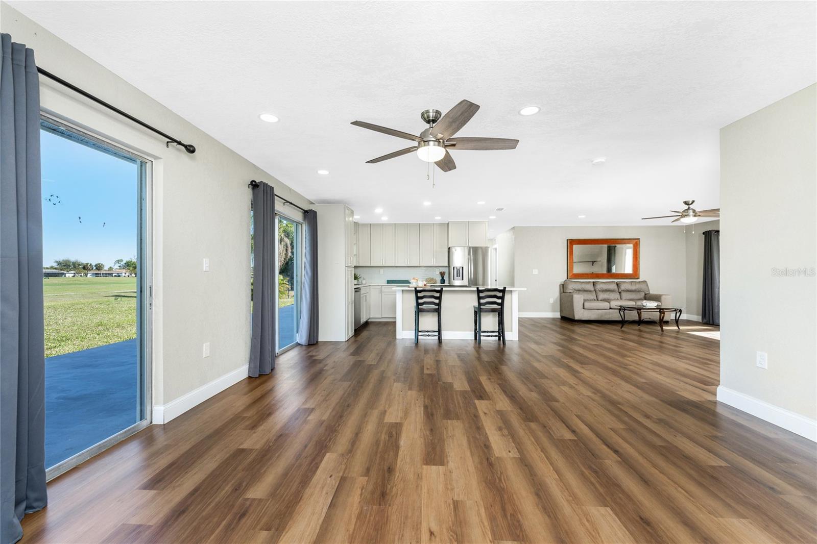 Image 21 of 61 For 72 Oakland Hills Court