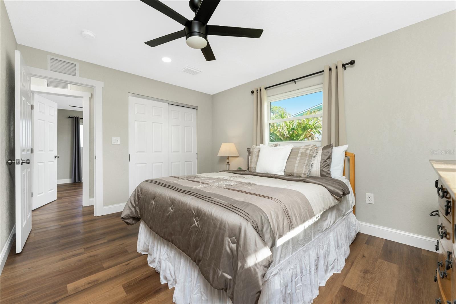 Image 25 of 61 For 72 Oakland Hills Court