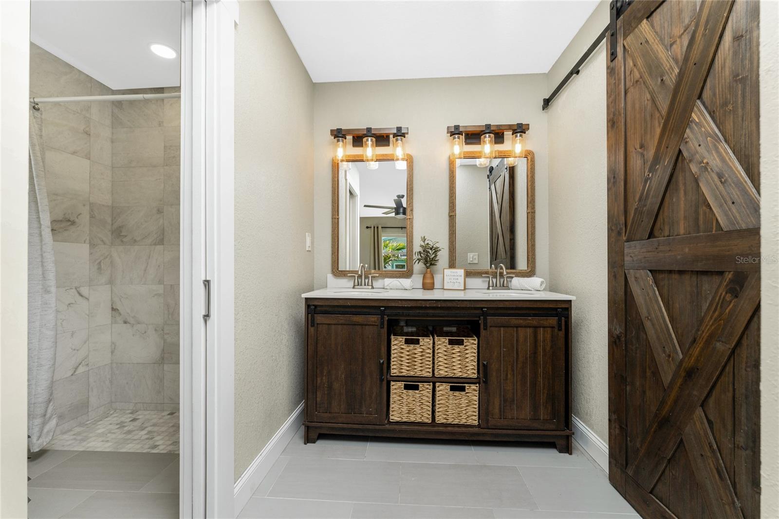 Image 26 of 61 For 72 Oakland Hills Court