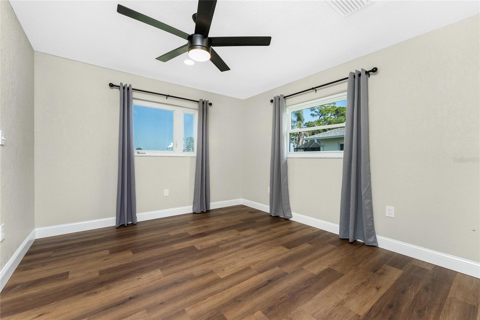 Image 29 of 61 For 72 Oakland Hills Court