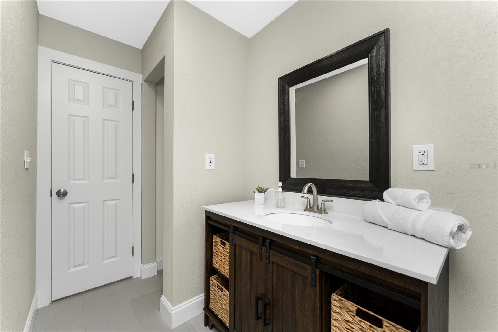 Image 33 of 61 For 72 Oakland Hills Court