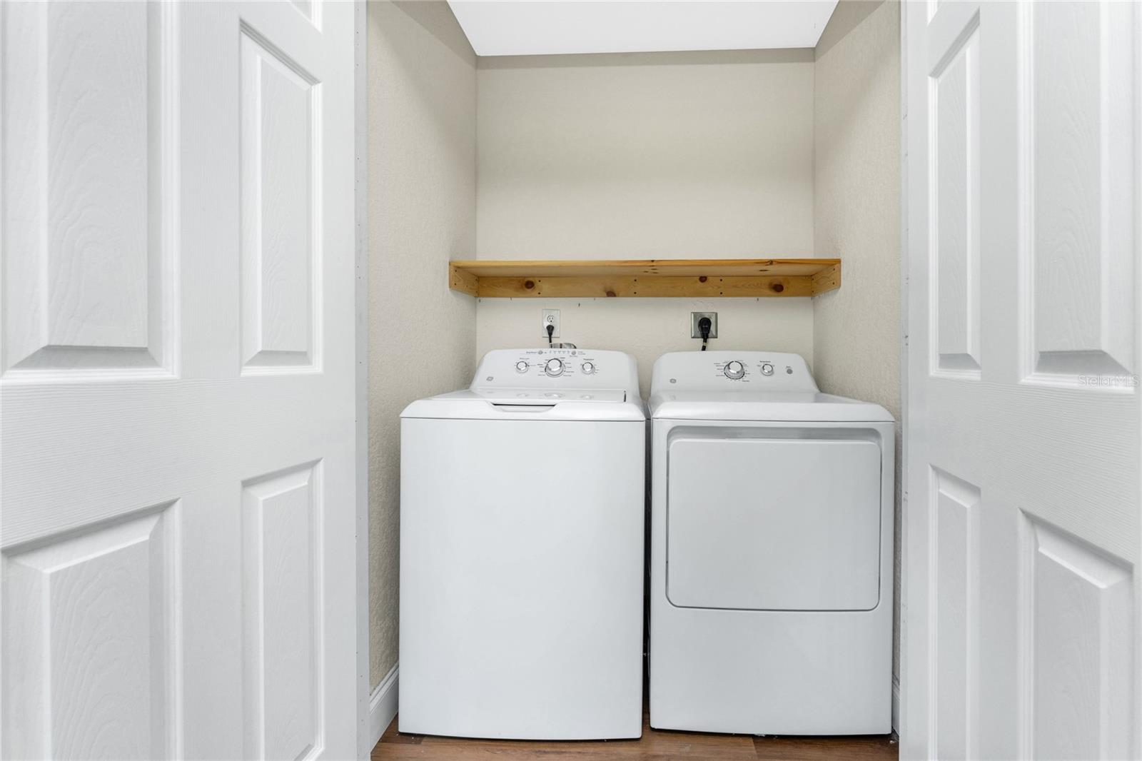 Image 34 of 61 For 72 Oakland Hills Court