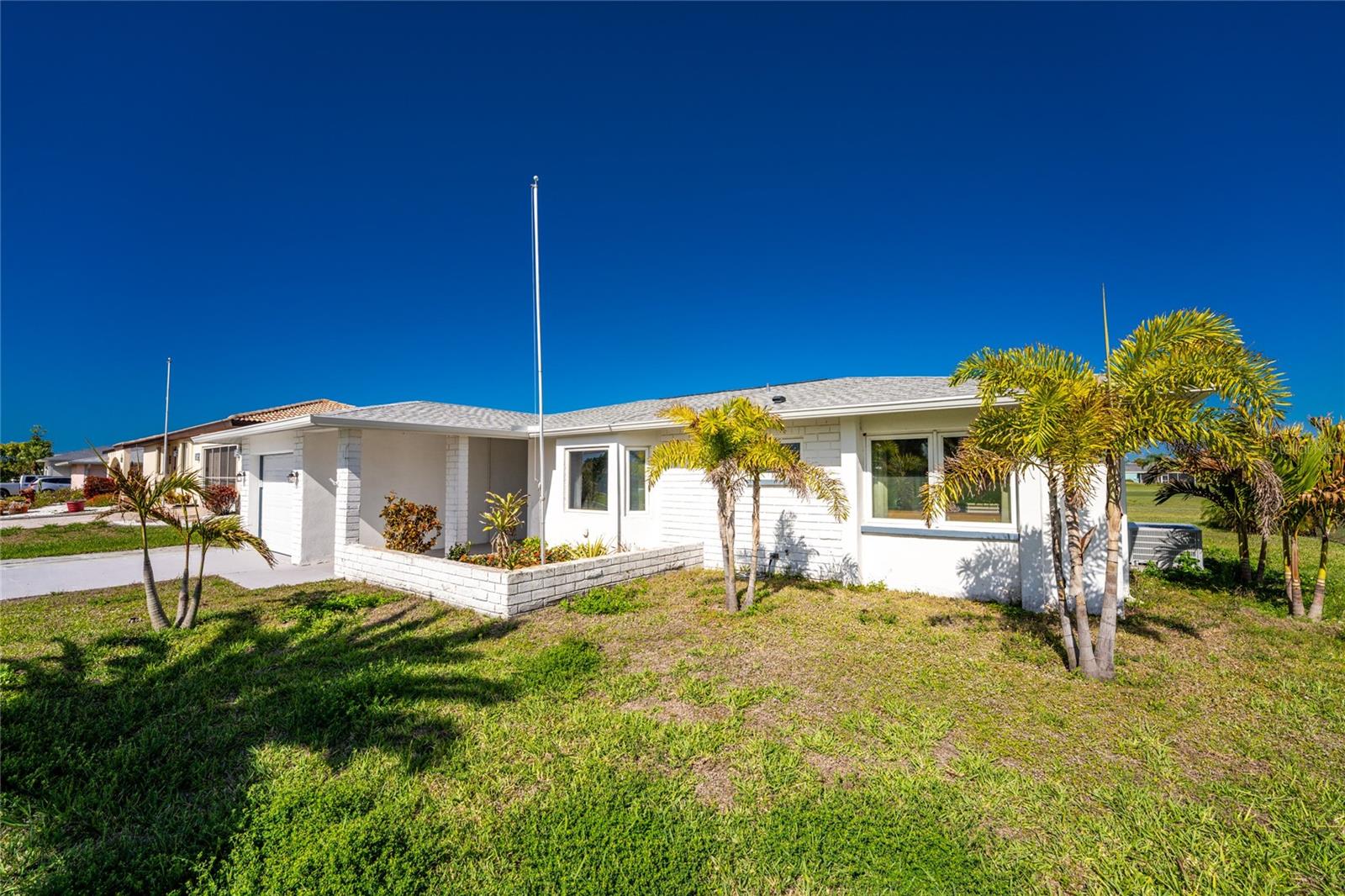 Image 44 of 61 For 72 Oakland Hills Court