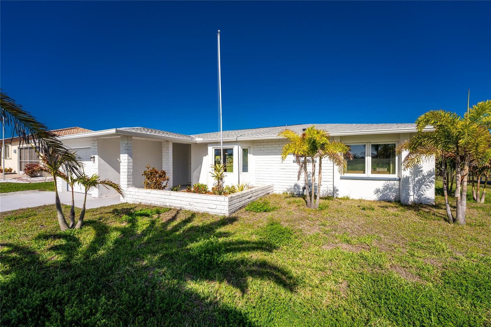 Image 45 of 61 For 72 Oakland Hills Court