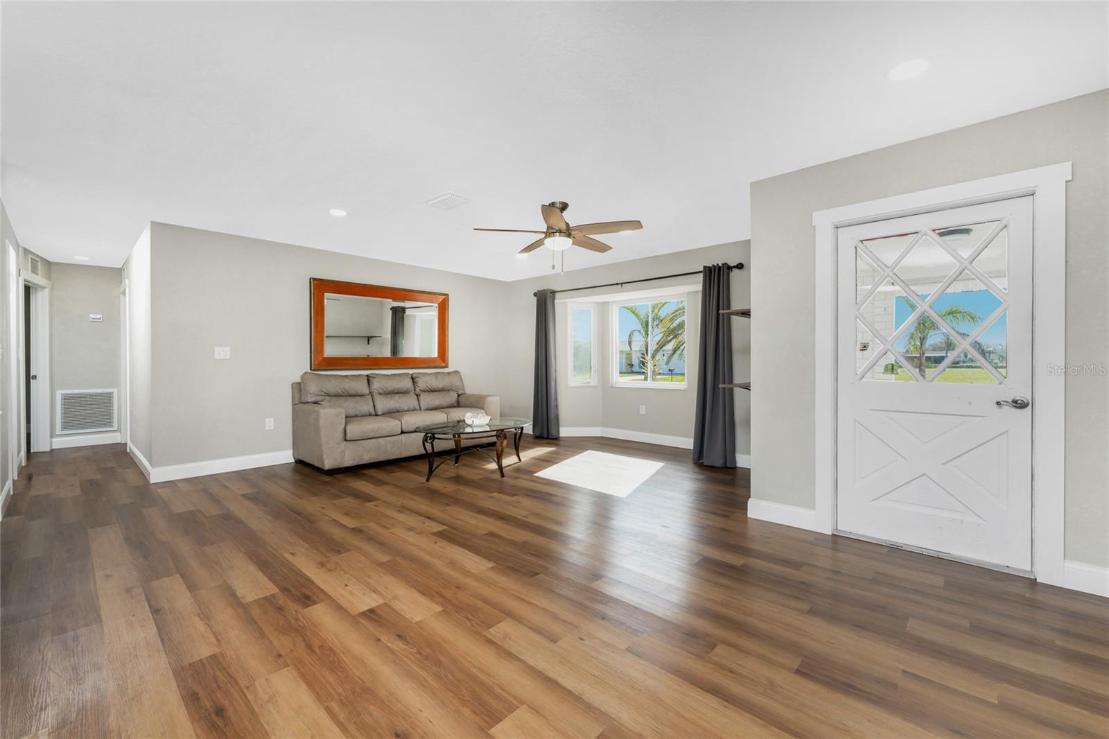 Image 8 of 61 For 72 Oakland Hills Court