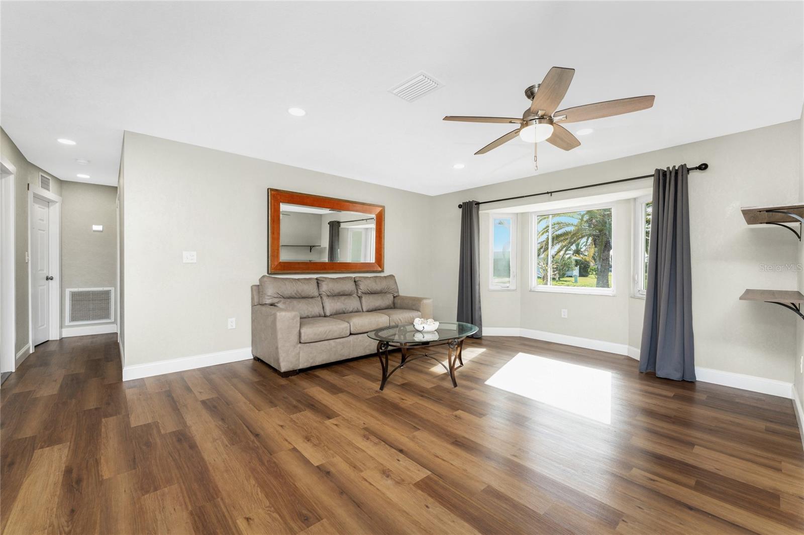 Image 9 of 61 For 72 Oakland Hills Court