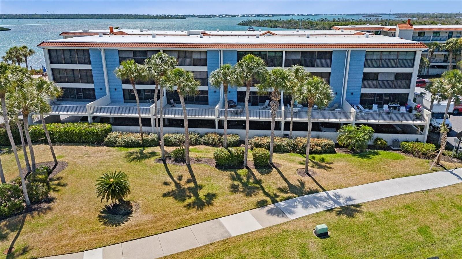 Image 2 of 41 For 1701 Beach Road 312