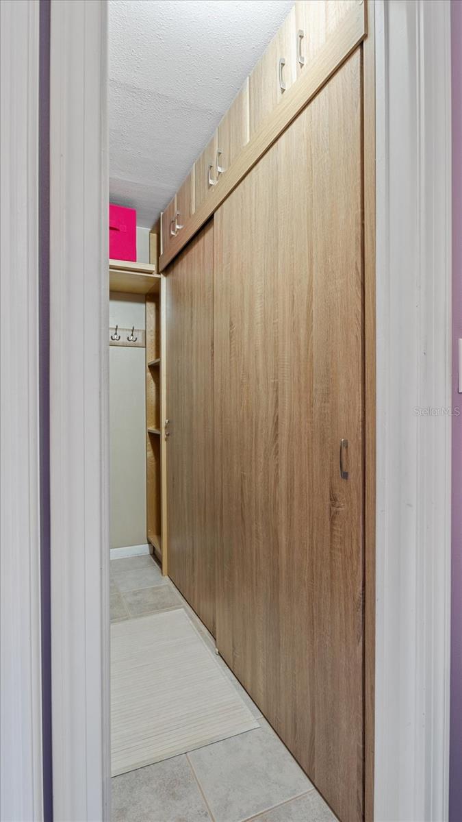 Image 25 of 41 For 1701 Beach Road 312