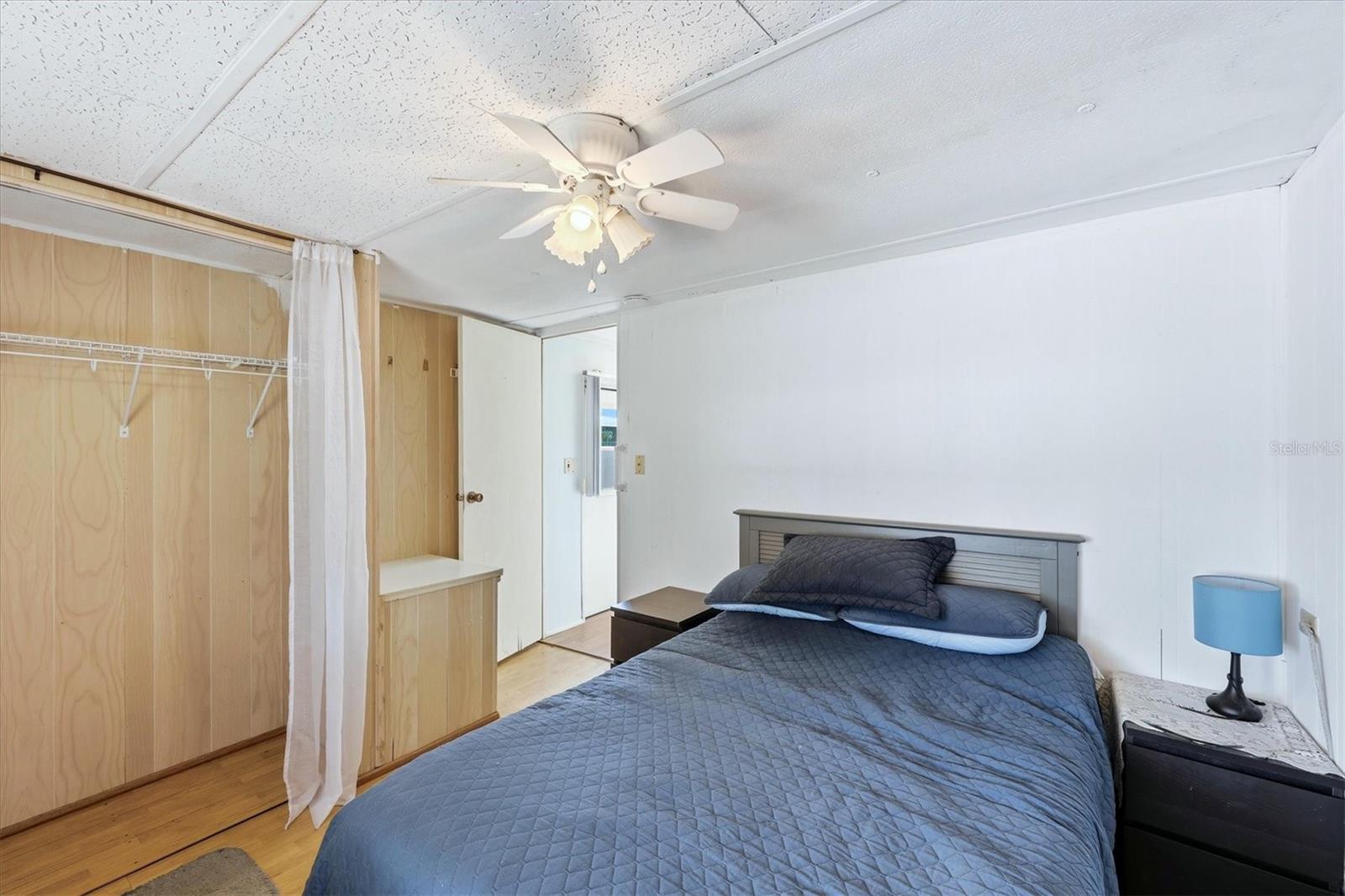 Listing photo id 15 for 1891 Englewood Road 43