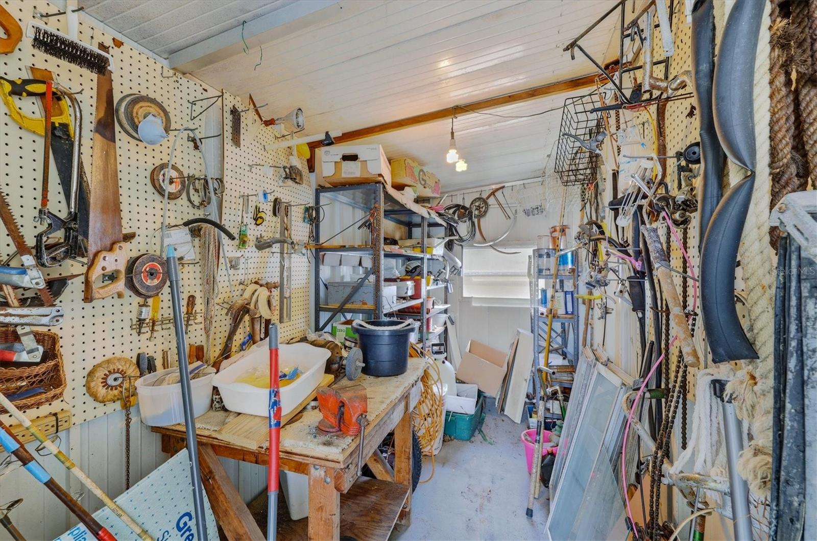 Listing photo id 18 for 1891 Englewood Road 43