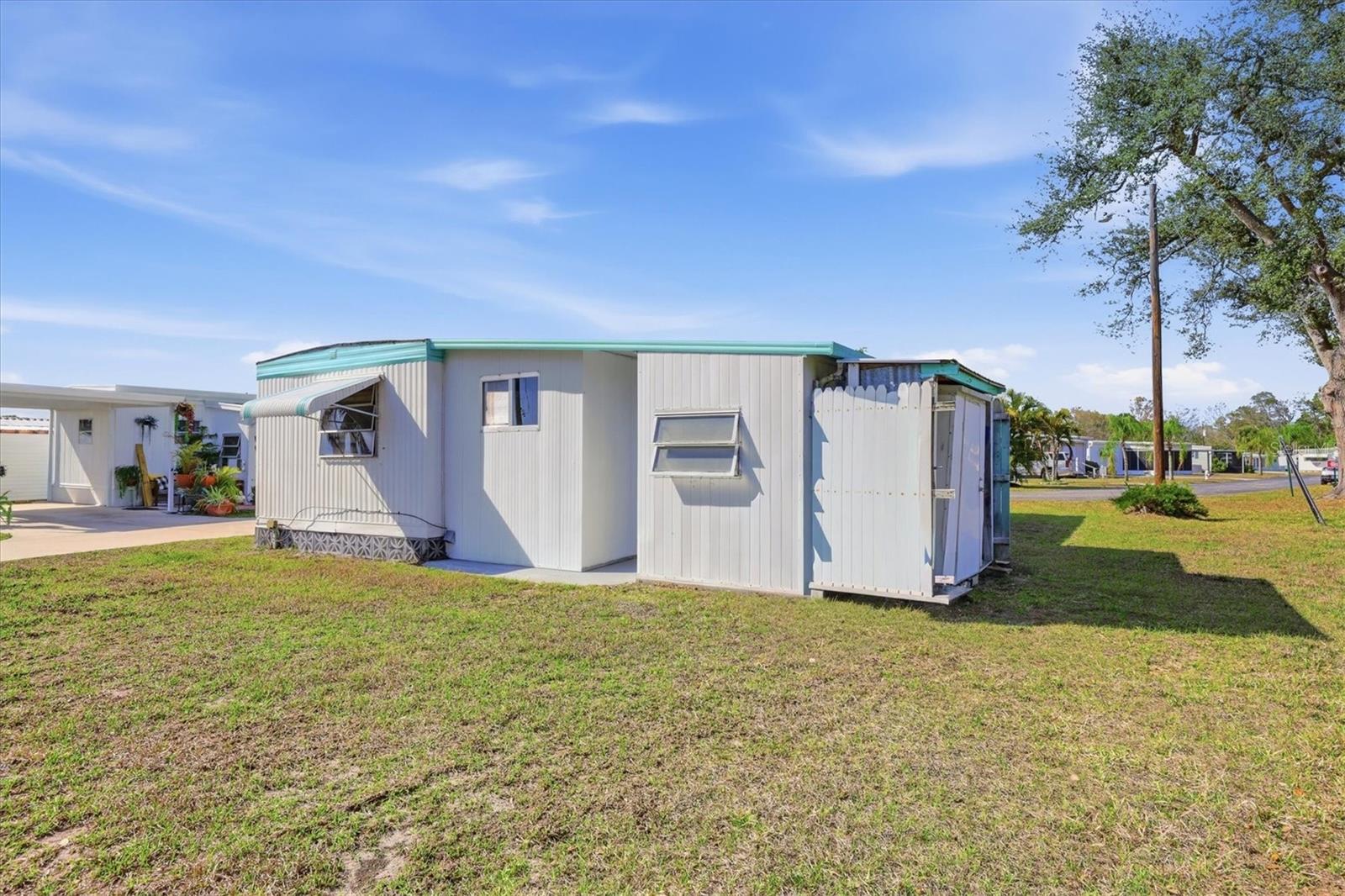 Listing photo id 20 for 1891 Englewood Road 43