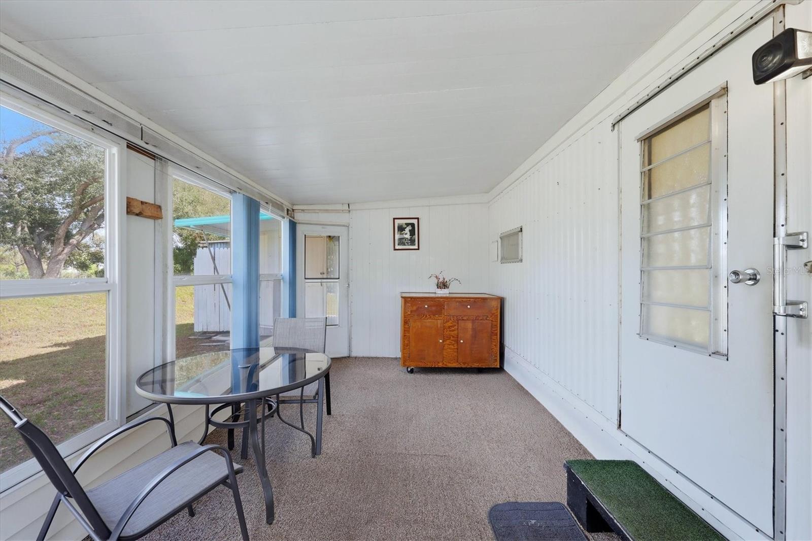 Listing photo id 1 for 1891 Englewood Road 43