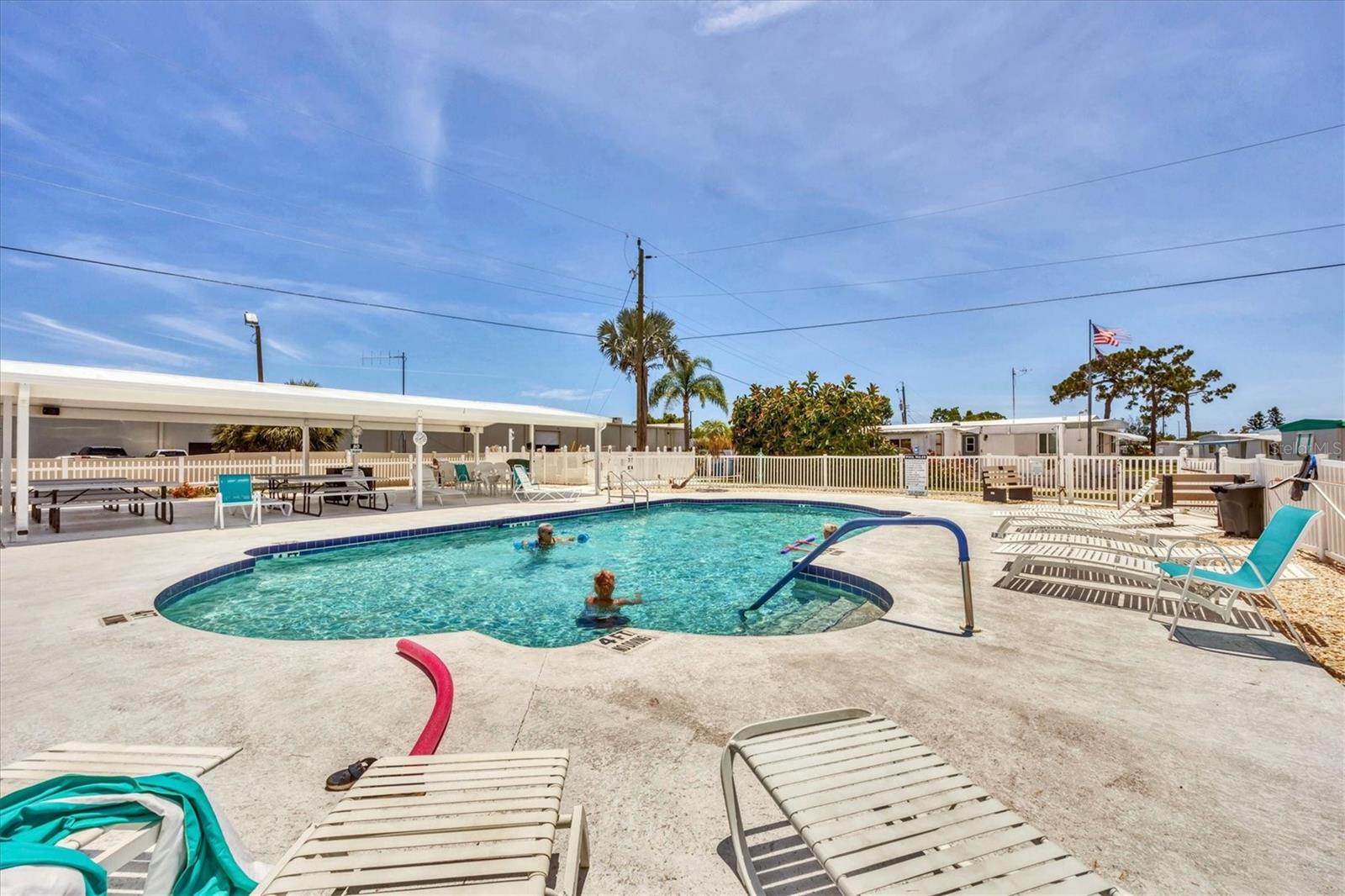 Listing photo id 29 for 1891 Englewood Road 43