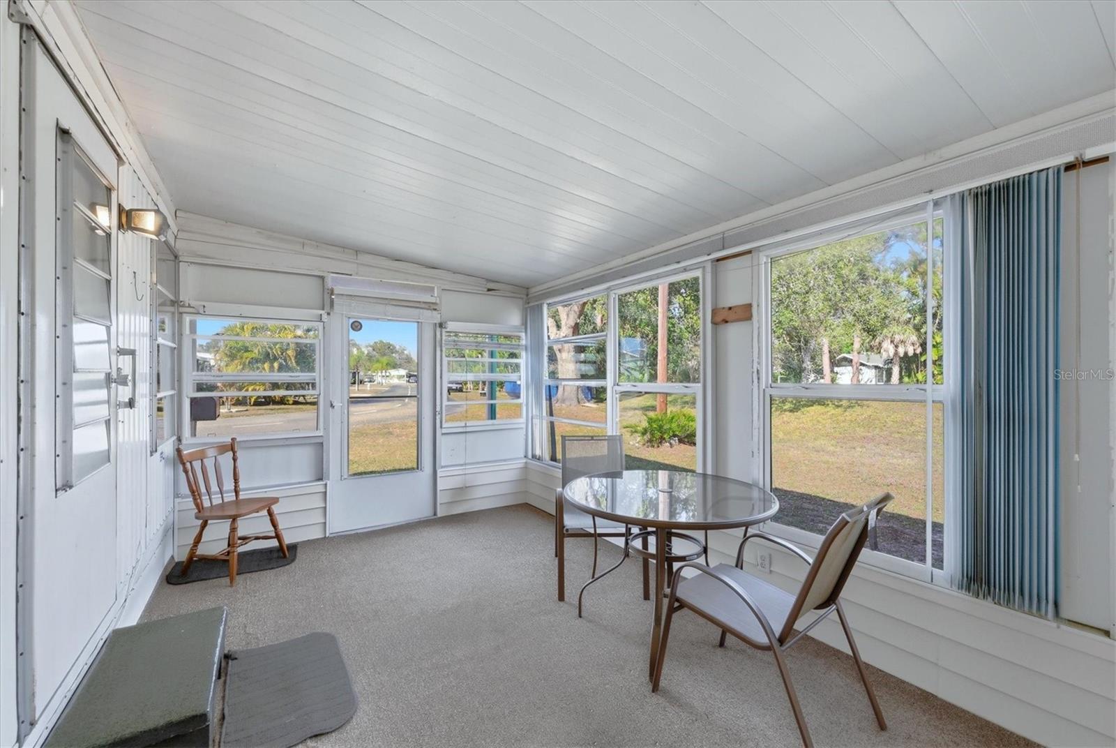 Listing photo id 2 for 1891 Englewood Road 43