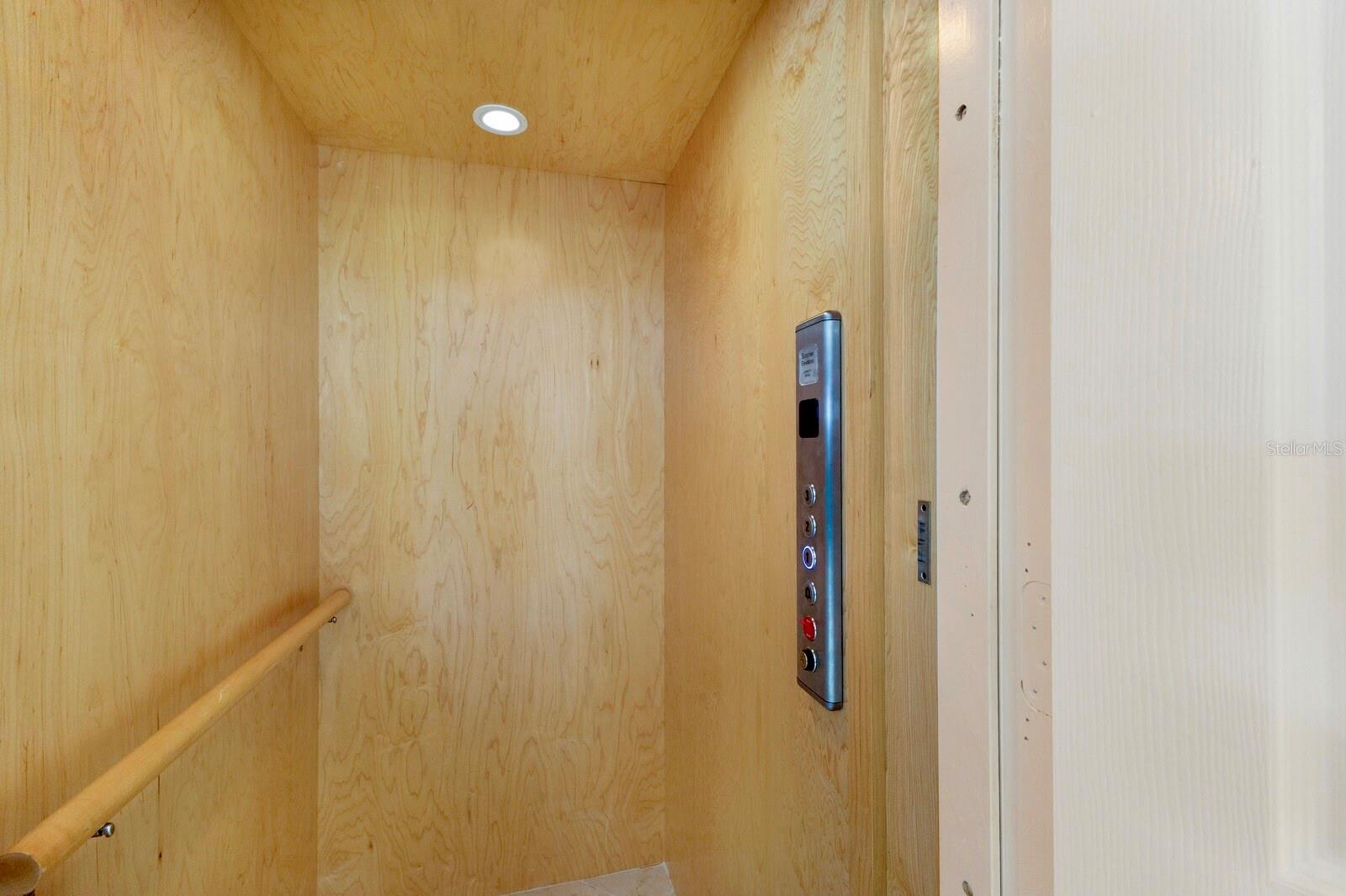 Image 25 of 49 For 10310 Coral Landings Court 98