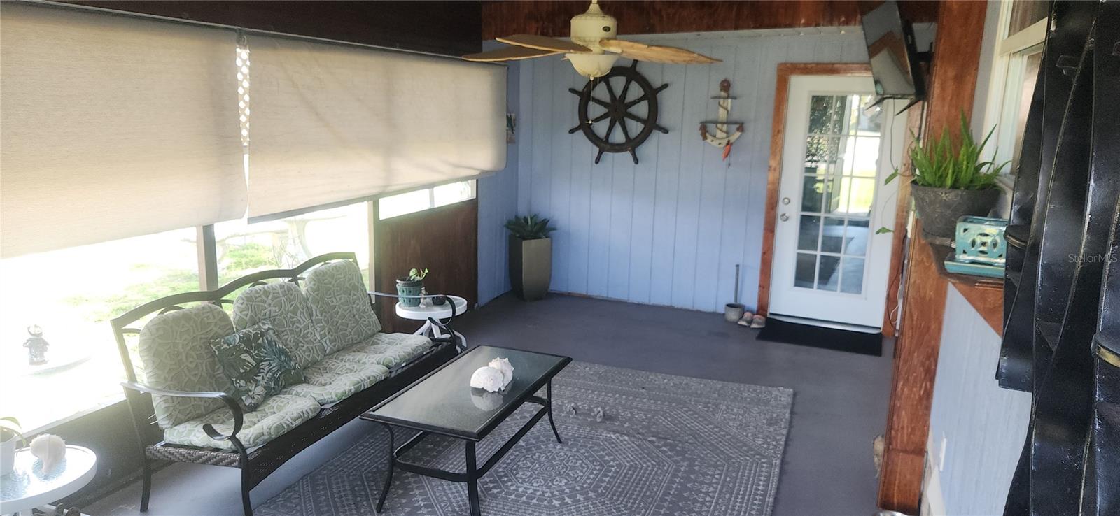 Image 9 of 13 For 324 Calle Liana