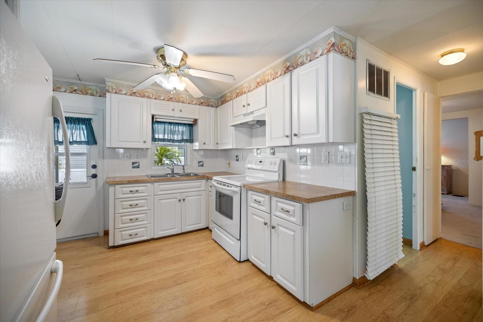 Image 4 of 55 For 5791 Orange Blossom Road