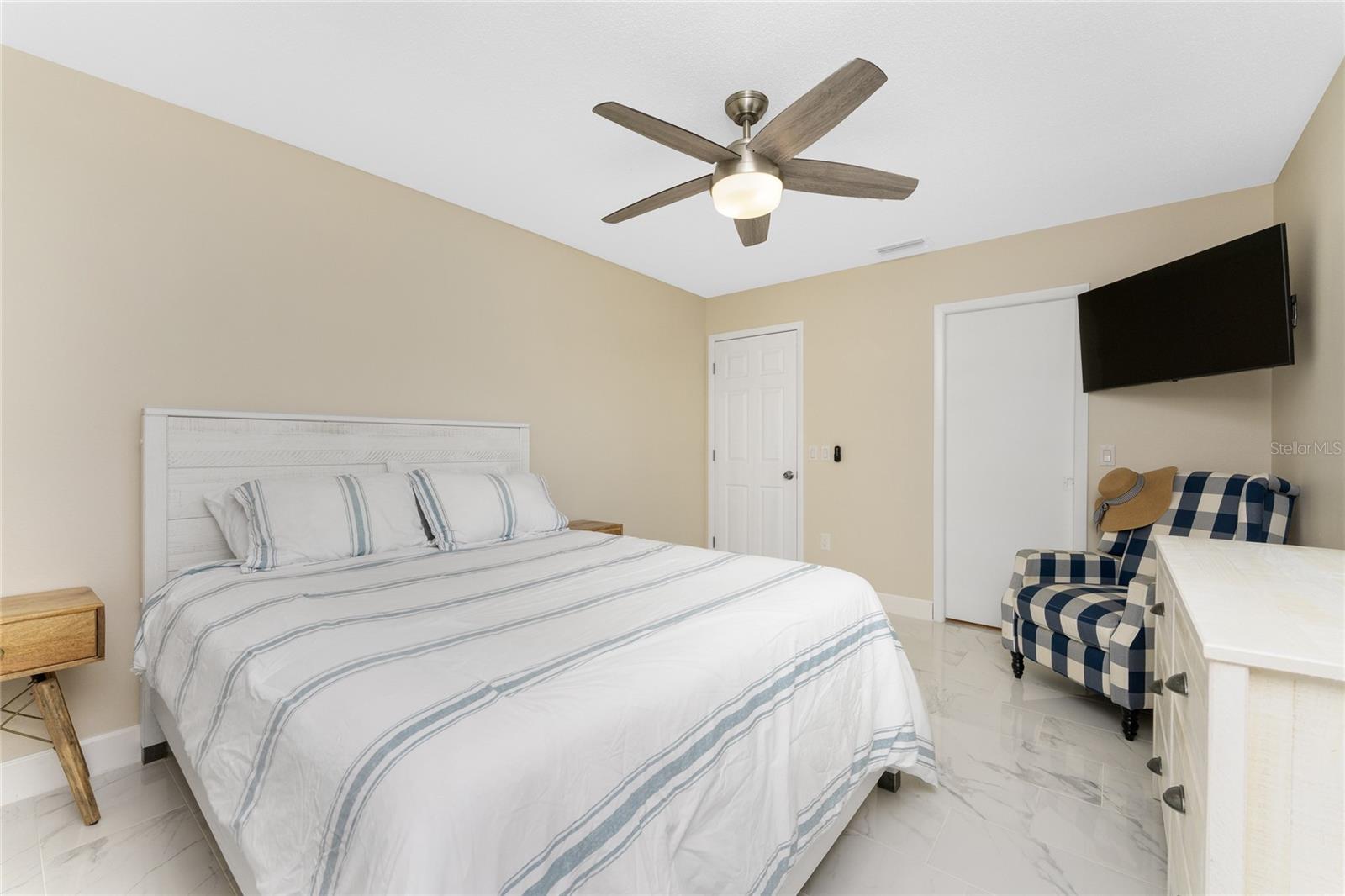 Image 27 of 86 For 461 Firethorn Avenue