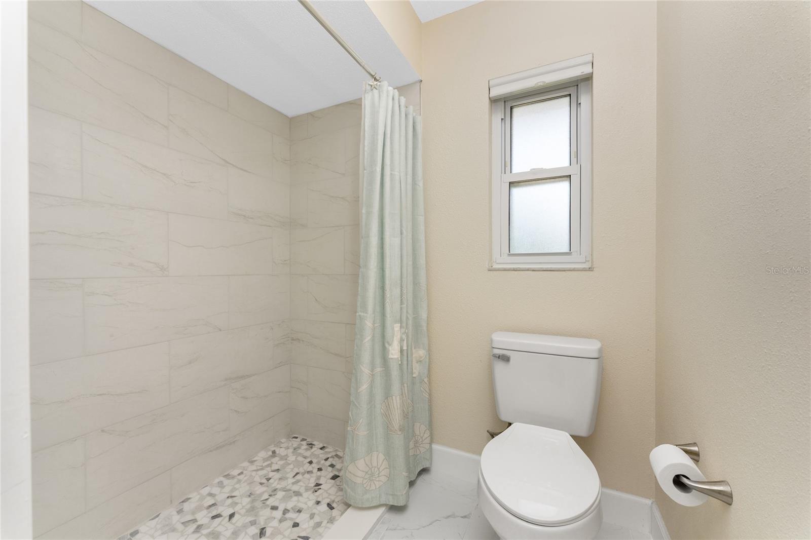 Image 28 of 86 For 461 Firethorn Avenue