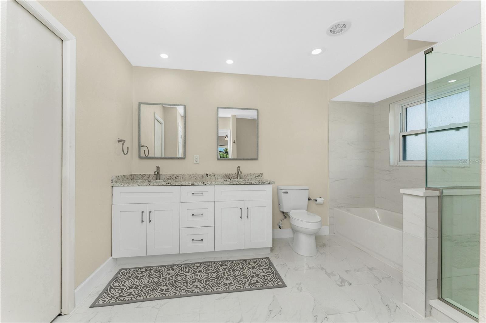 Image 33 of 86 For 461 Firethorn Avenue