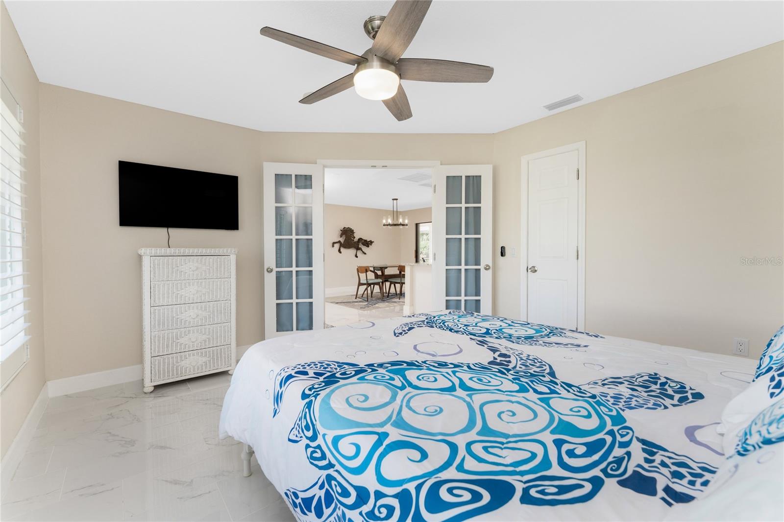 Image 38 of 86 For 461 Firethorn Avenue