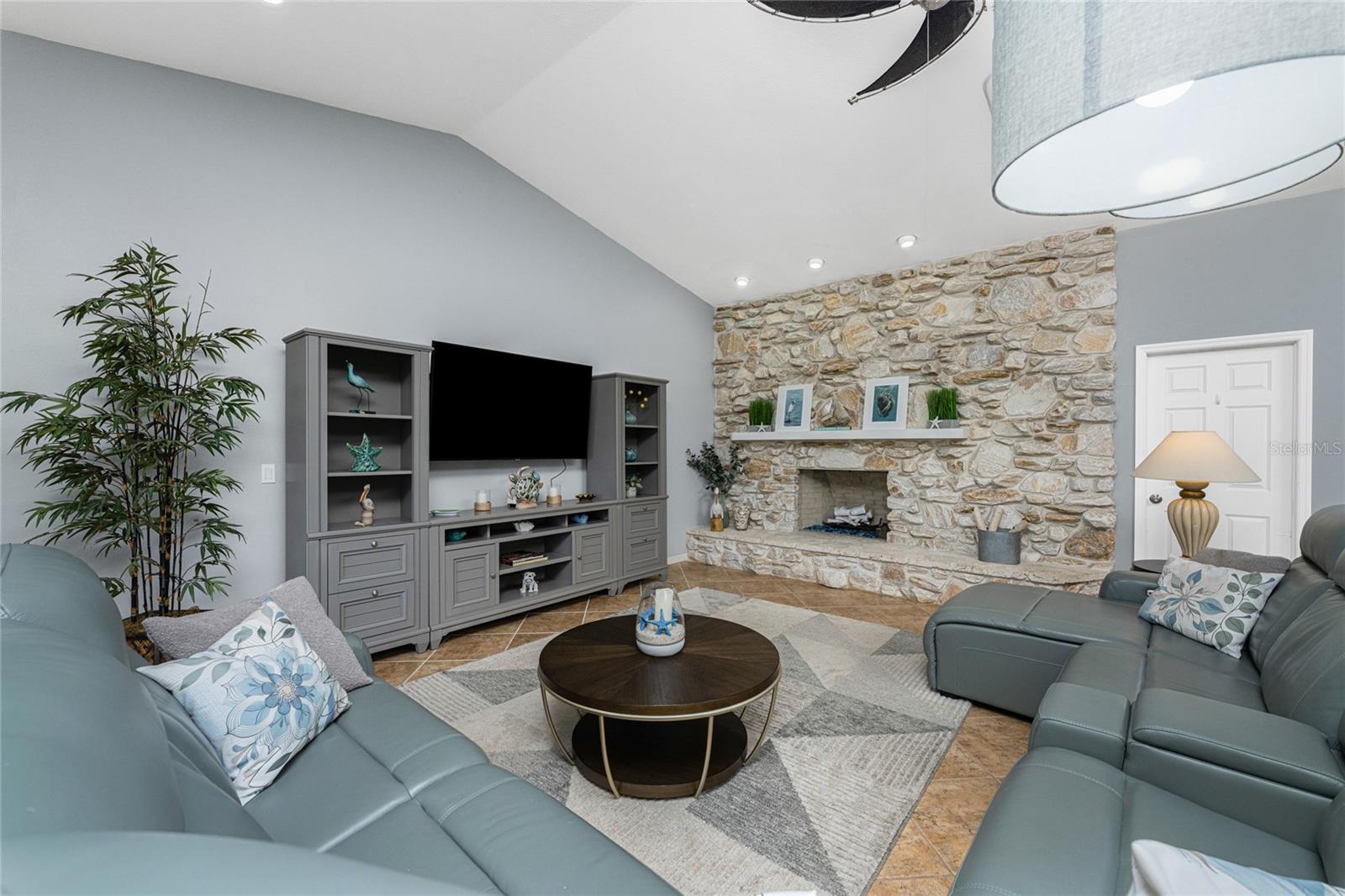 Image 16 of 99 For 373 Eden Drive