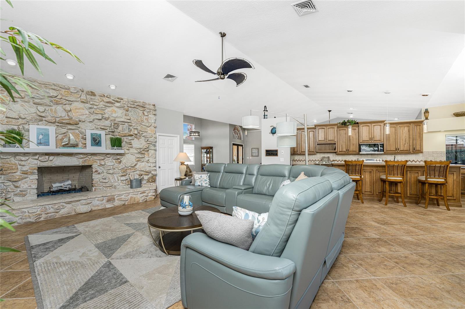 Image 18 of 99 For 373 Eden Drive