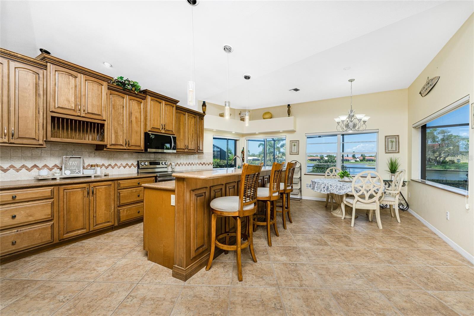 Image 22 of 99 For 373 Eden Drive