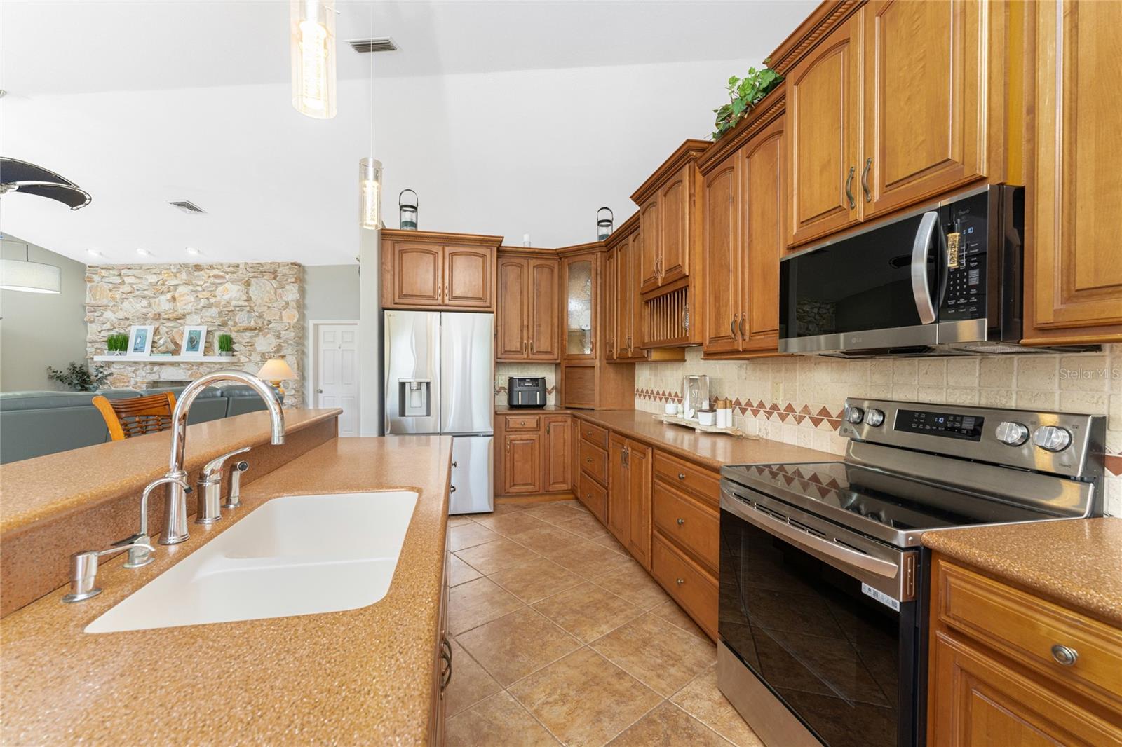 Image 28 of 99 For 373 Eden Drive