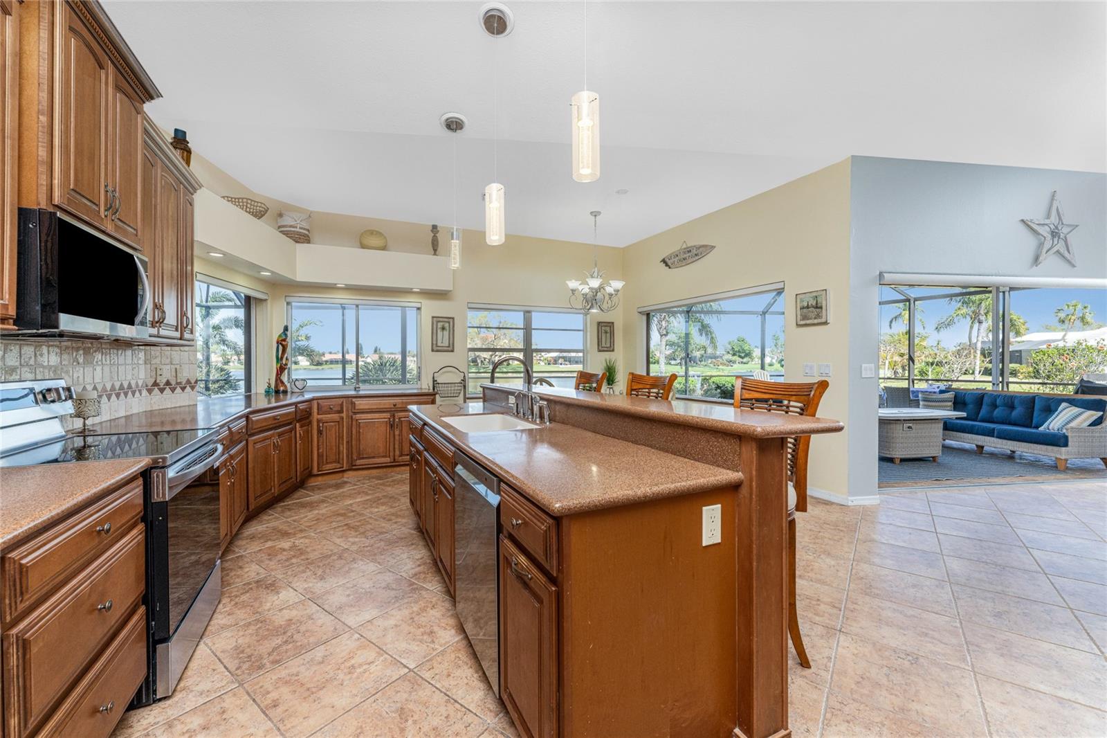 Image 29 of 99 For 373 Eden Drive