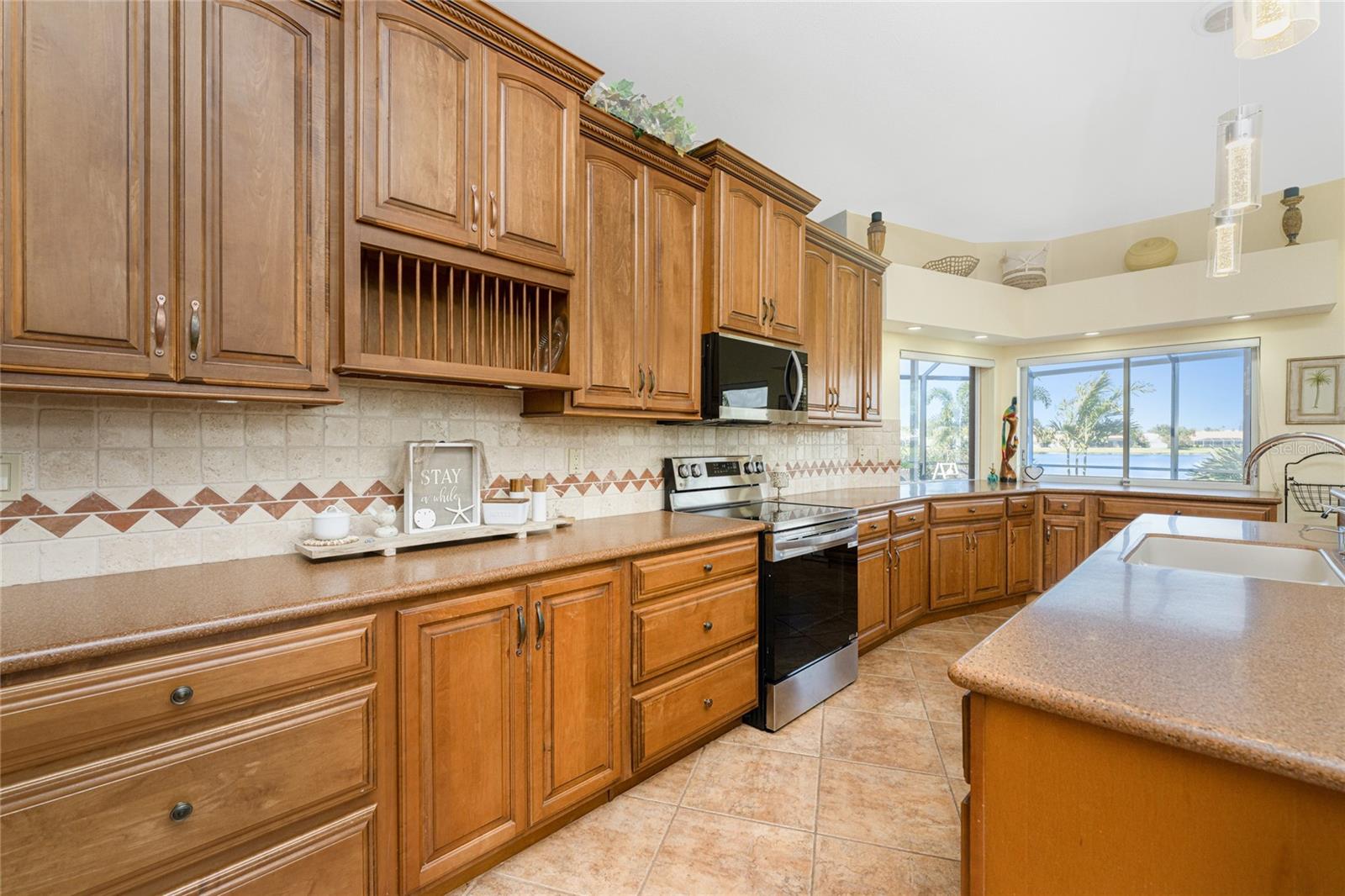 Image 30 of 99 For 373 Eden Drive