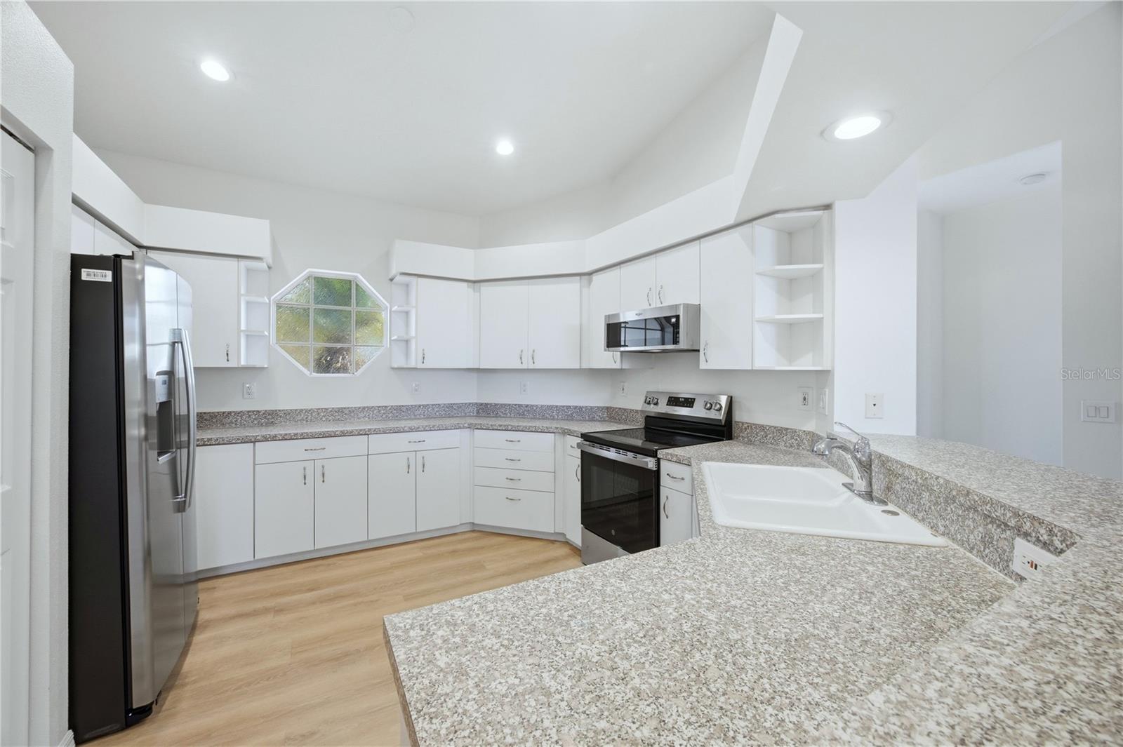 Image 8 of 24 For 3012 Vinson Avenue