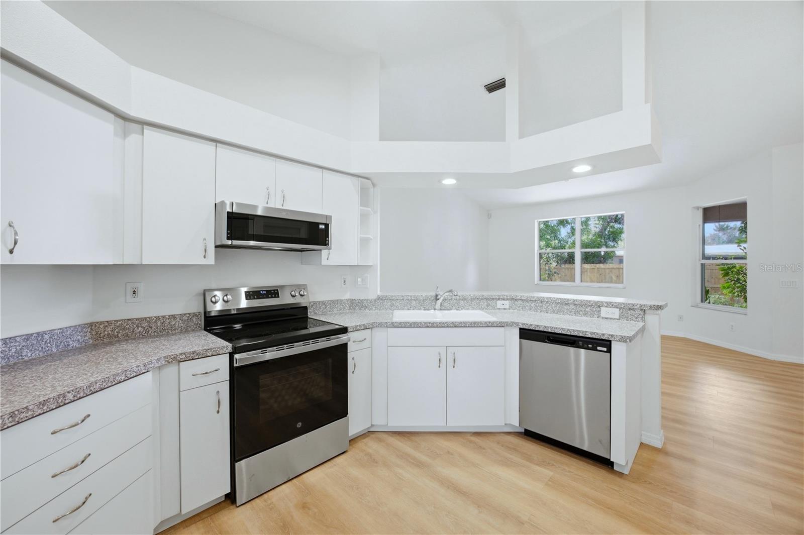 Image 9 of 24 For 3012 Vinson Avenue