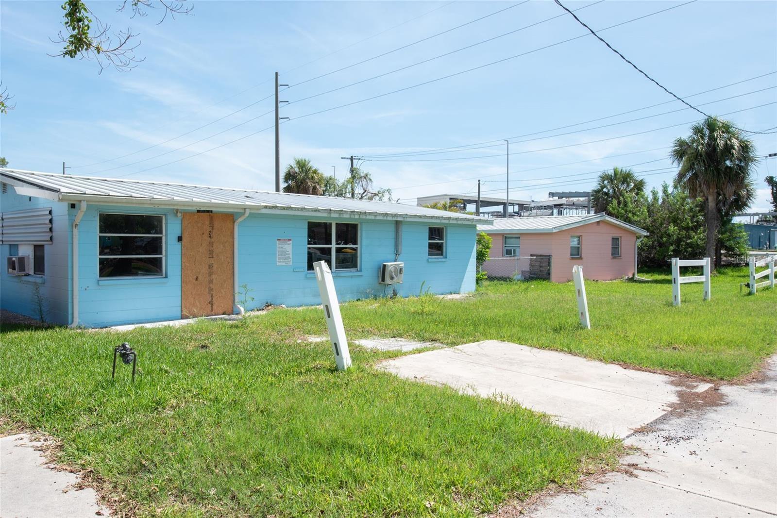 Image 15 of 42 For 1695 Manor Road