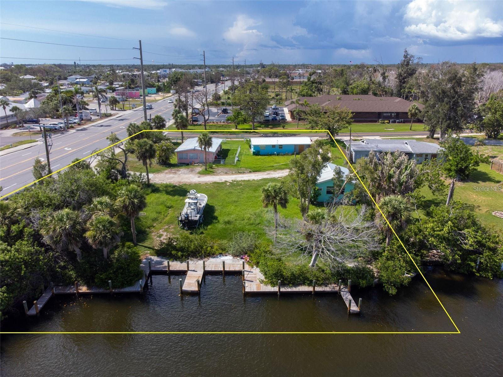 Image 3 of 42 For 1695 Manor Road