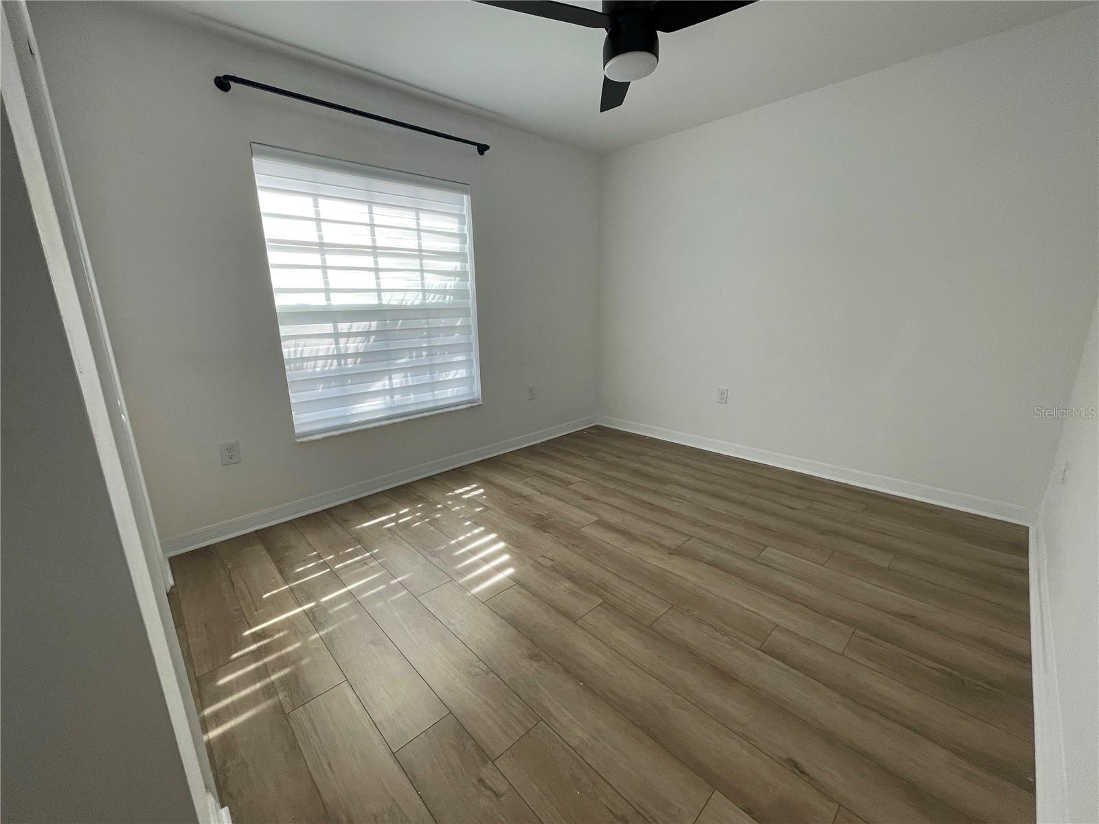 Image 19 of 35 For 112 Oakwood Court