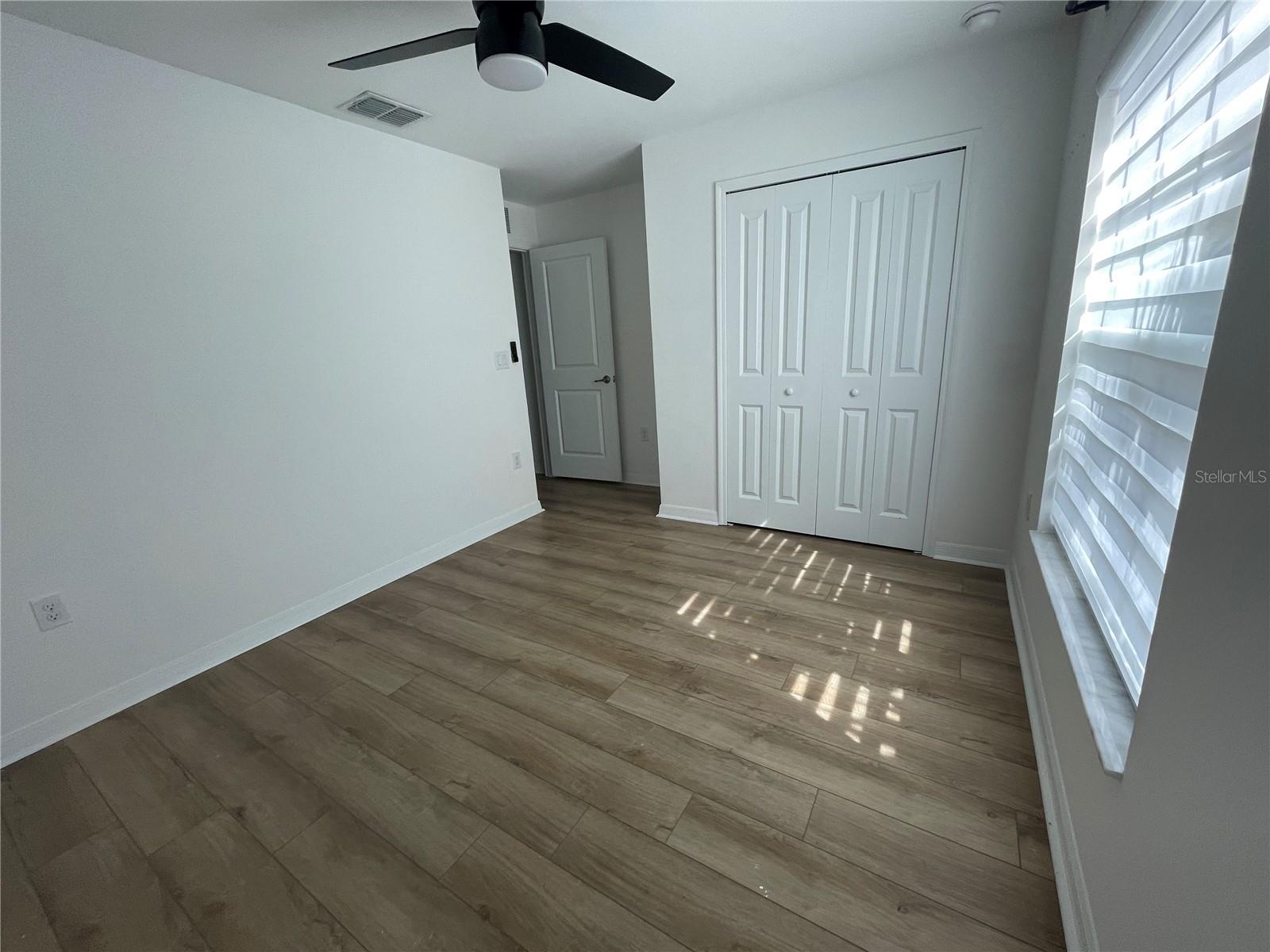 Image 20 of 35 For 112 Oakwood Court